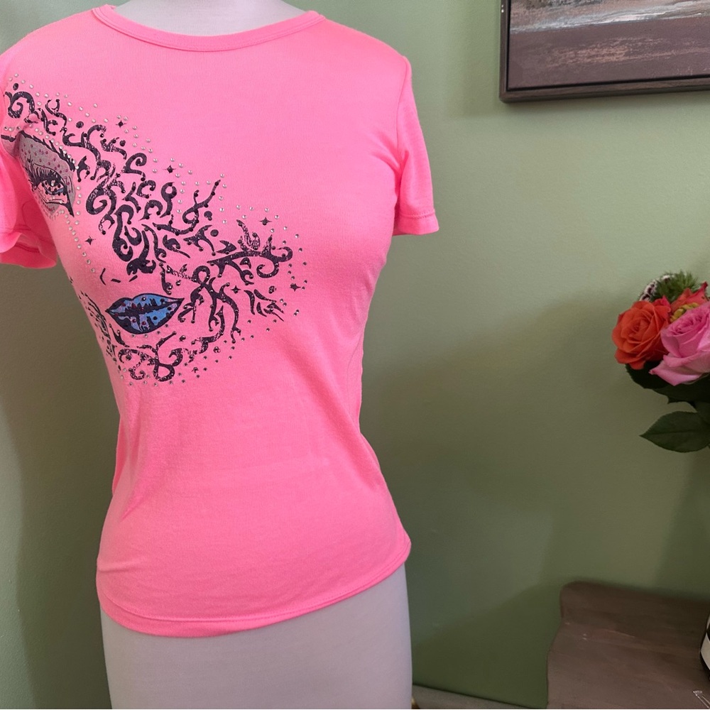 Yes London Pink Tee Shirt
Size Small